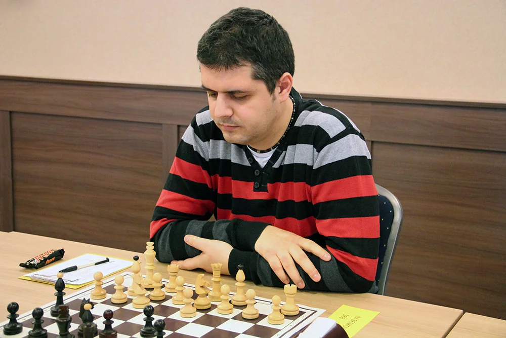Petar Benković za tablom na turniru First Saturday March 2014 u Budimpešti