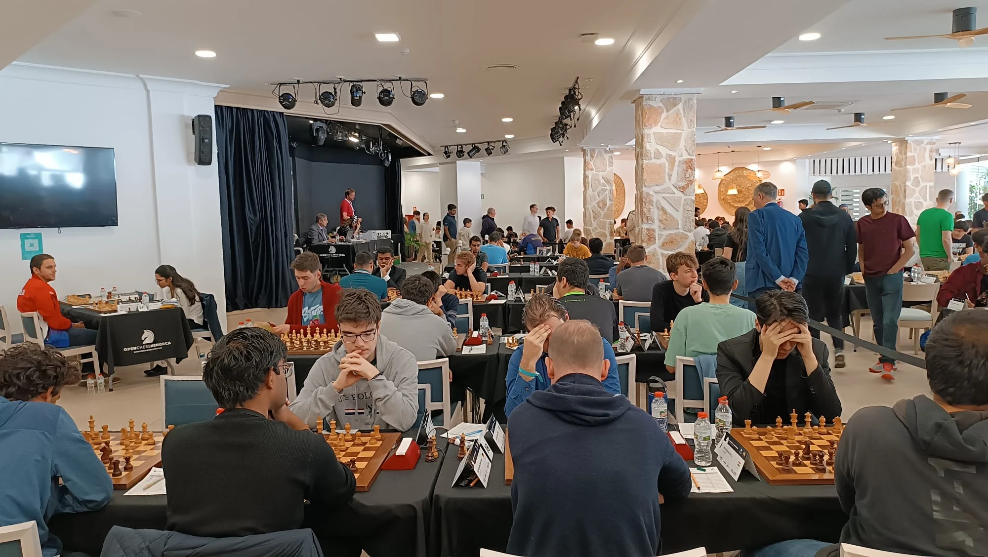 Sala za igru na IV Open Chess Menorca 2025.