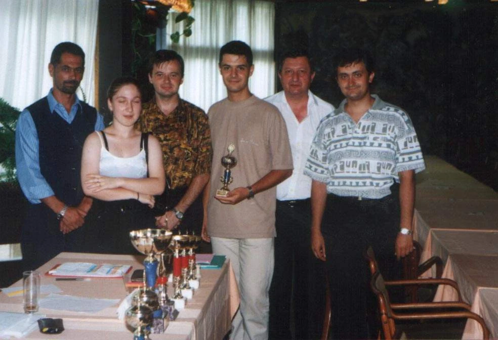 Petar Benković sa peharom za prvo mesto na 51. omladinskom šampionatu SR Jugoslavije u Vršcu 1999.